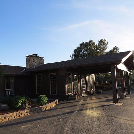 Bunkhouse Motel Guernsey Bagian luar foto