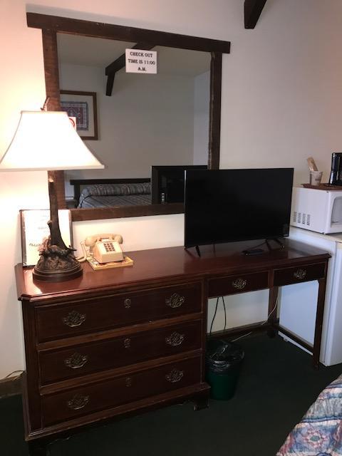 Bunkhouse Motel Guernsey Bagian luar foto
