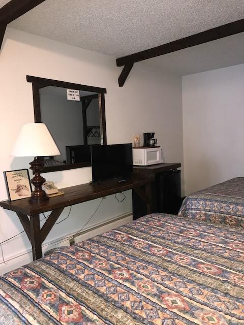 Bunkhouse Motel Guernsey Bagian luar foto